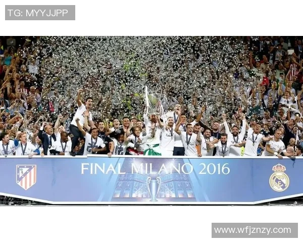 足球明星青眼白龙的传奇之路与球场荣耀的完美结合