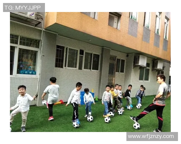 我家的足球明星们与英语学习的快乐时光