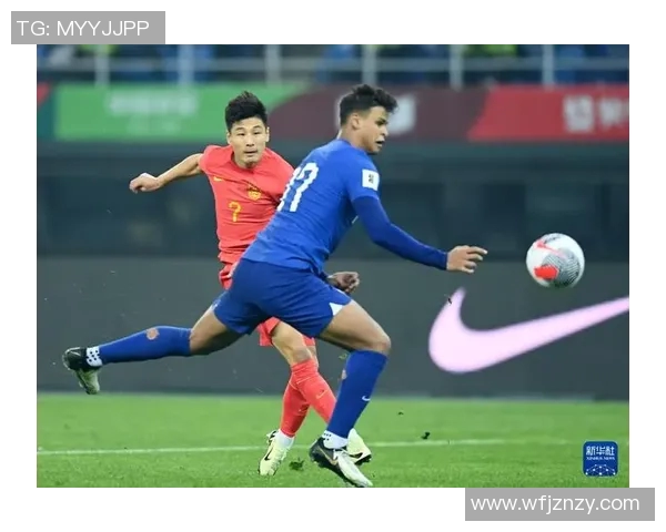2013年中国足球队与新加坡队的精彩对决回顾与分析
